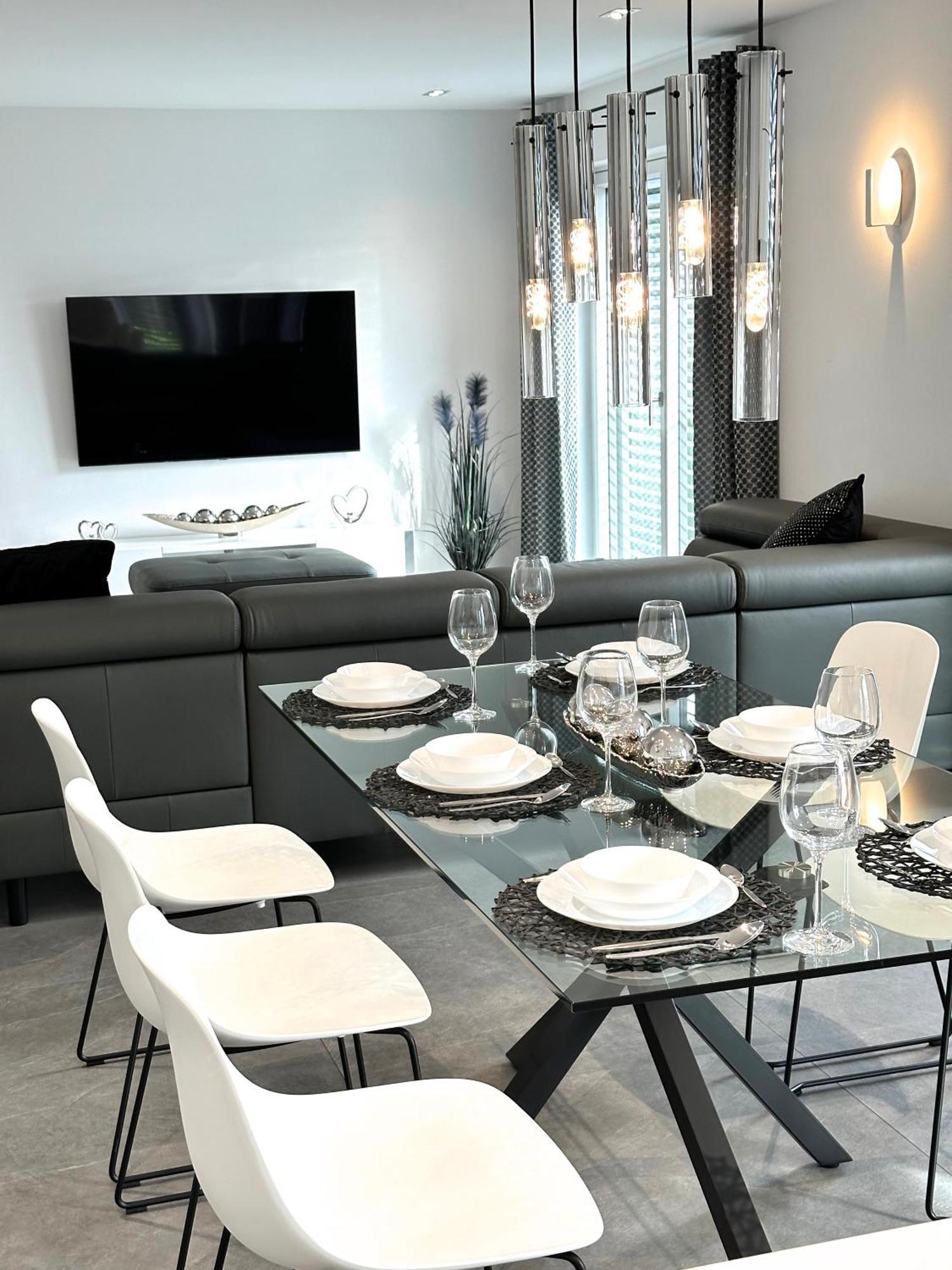 Ferienwohnung Black White ラウブリング エクステリア 写真